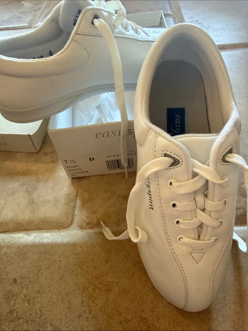 Easy Spirit White Leather Lace-Up Sneakers with Cushioned Collar